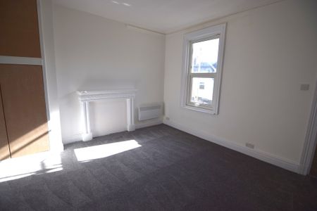 To Let 2 Bed Apartment - Photo 4