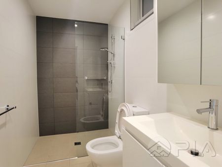 Modern 1-Bedroom Apartment – Canterbury’s Best Location! - Photo 2