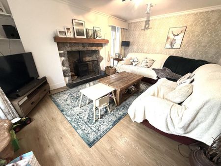 4 bedroom detached house to rent - Photo 2