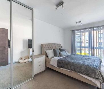 Holmesley Road, Borehamwood, WD6 - Photo 1