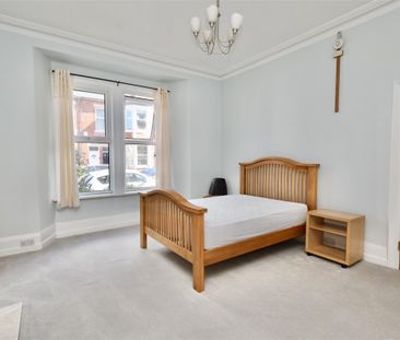 2 bedroom Flat to rent in Sandringham Road, South Gosforth, Newcast... - Photo 5