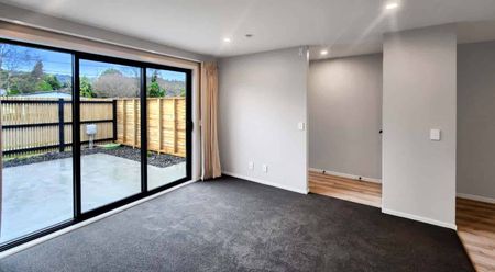 WAINUIOMATA LIVING - Photo 2