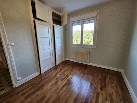 Location Appartement 4 pièces 82m² LE CREUSOT 71200 - Photo 4