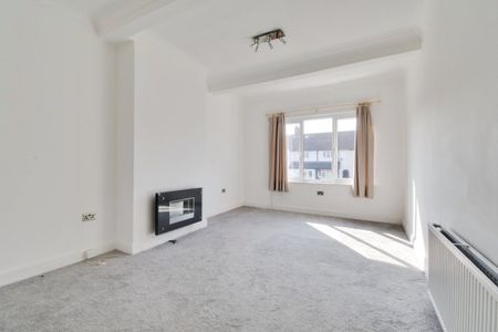3 bedroom apartment to rent - Photo 4