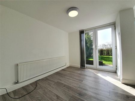 4 bedroom detached house to rent - Photo 3