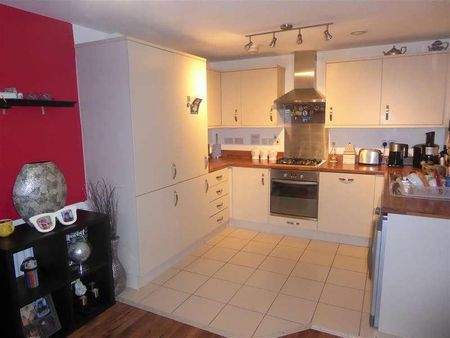 Phoenix House, Bath Road, Hounslow, TW3 - Photo 3