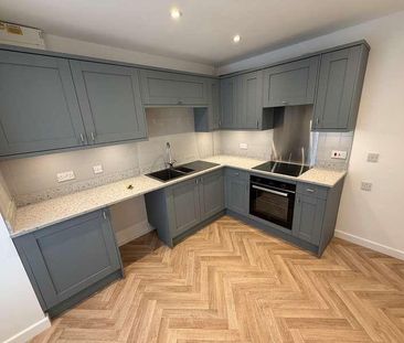 Whitefriars Drive, Halesowen, West Midlands, B63 - Photo 5