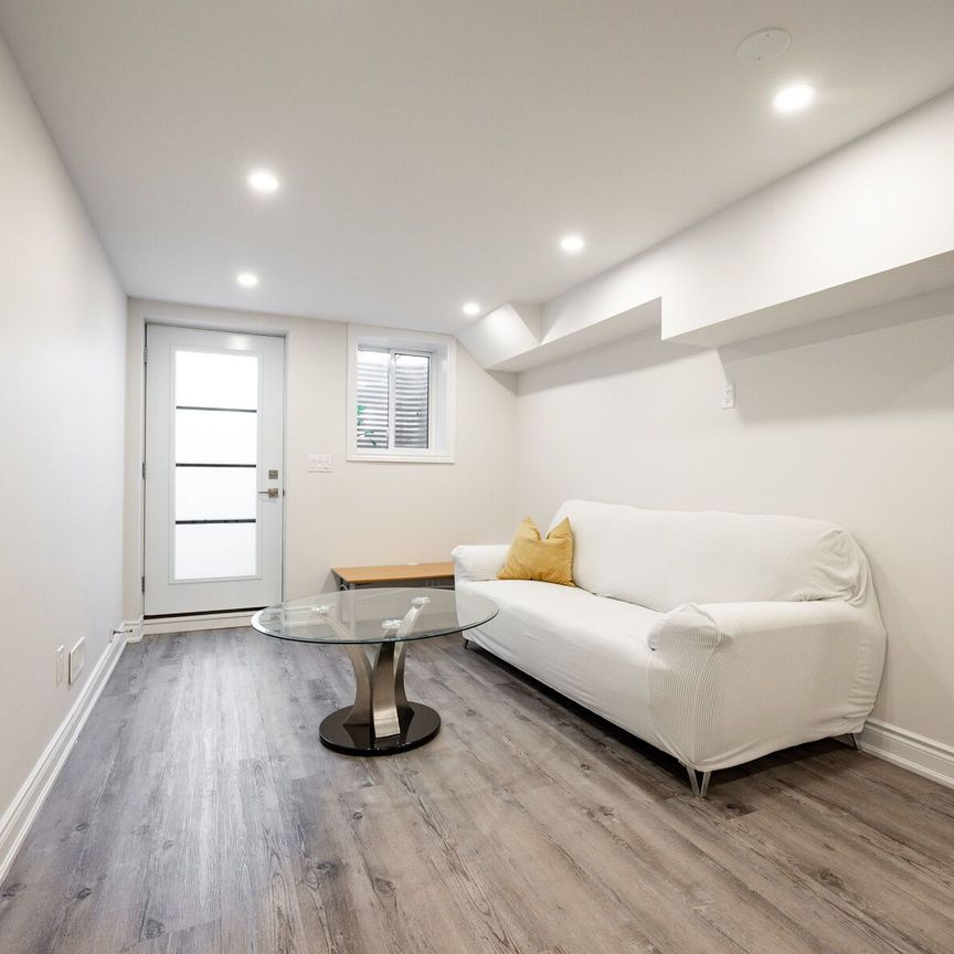 For Lease - 5615 Heatherleigh Avenue Unit# Legal Bsmt, Mississauga, Ontario - Photo 1