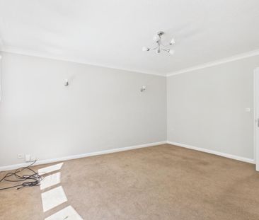 4 bedroom detached house to rent - Photo 2