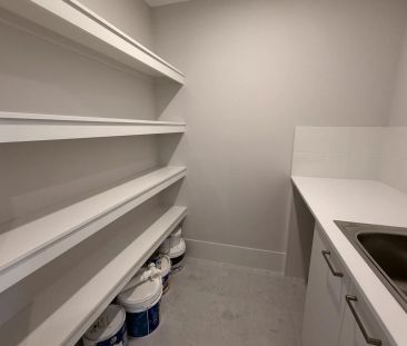 Brand New Coastal Living - Spacious 3 Bedroom, 2 Bathroom Home - Photo 3