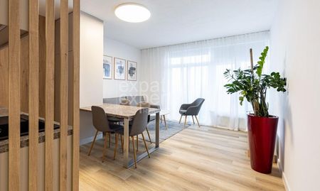 Krásny moderný 3i byt 63 m2, s terasou a parkovaním vo výbornej lokalite - Fotografia 2