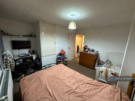 2 bedroom semi-detached house to rent - Photo 4