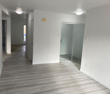 LONGUEUIL , 4 1/2 SECTEUR COLLECTIVITE NOUVELLE TOUT RENOVÉ - Photo 1