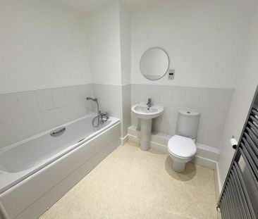 2 bedroom apartment to rent - Photo 3
