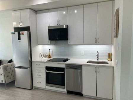 For Lease - 38 Annie Craig Drive Unit# 3806, Toronto, Ontario - Photo 2
