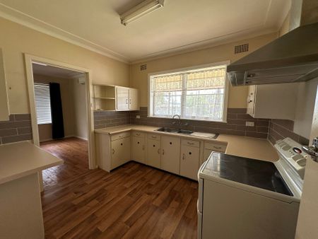 3 Bedroom Family Home in West Bathurst - Photo 4