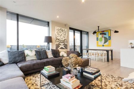 2 bedroom penthouse to rent - Photo 2