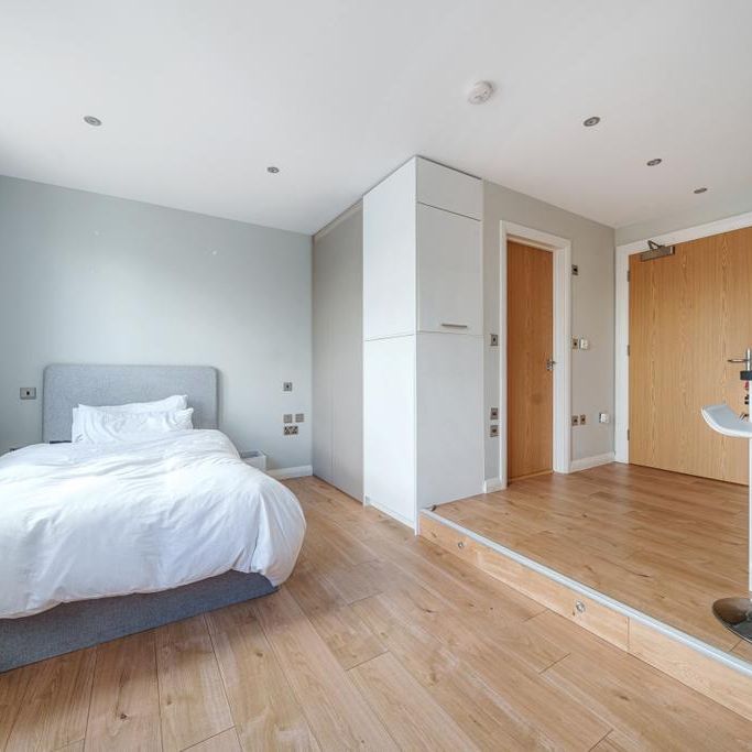 Studio to rent - Photo 1