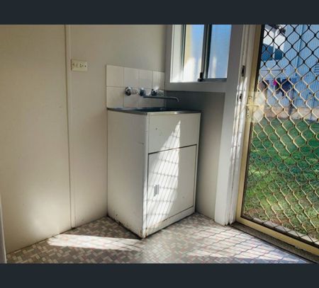 Unit 5/1 Stonehaven Avenue, Dubbo, NSW 2830 - Photo 2