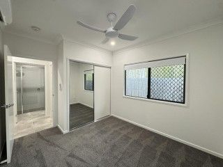 Modern Executive Home - Photo 3