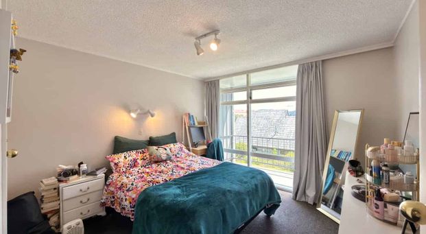 2-Bedroom Apartment in Brooklyn - Photo 1