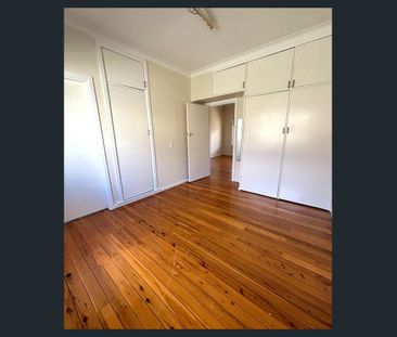 Neat One Bedroom Flat - Photo 1