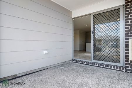 2BED HOME WITH A LARGE OPEN PLAN LIVING WITH AIR-CON - Photo 4