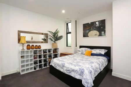 “Prime Position with Edgy Design” - Photo 4