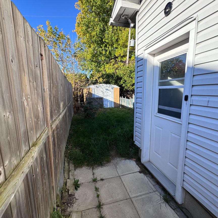 For Lease - 820-B WILLOW Avenue, Orleans - Cumberland and Area, Ontario - Photo 1