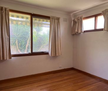 THREE BEDROOM HOME WITH LARGE YARD AND GARAGE - Photo 5