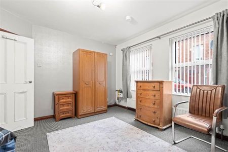 Bedroom 1, 10a Clonavon Terrace, Ballymena, BT43 5BE - Photo 5