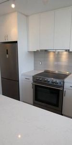 Kerrisdale | Spacious 2 bed 2 bath w/ insuite laundry @ David Craig - Photo 4