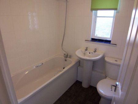 2 bedroom maisonette to rent - Photo 3