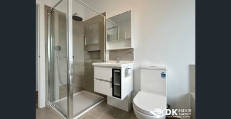 Stunning 4 bedroom Townhouse - Photo 3