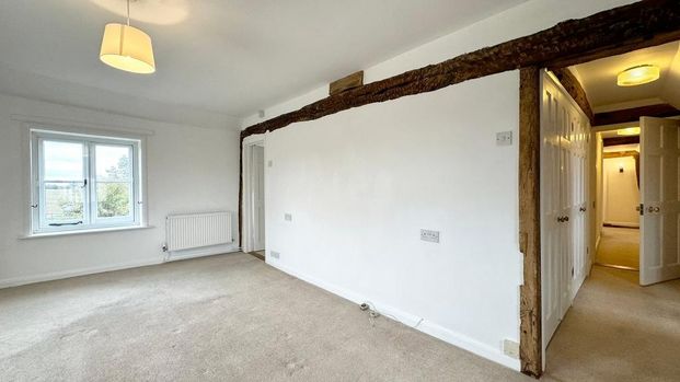 6 bedroom detached house to rent - Photo 1