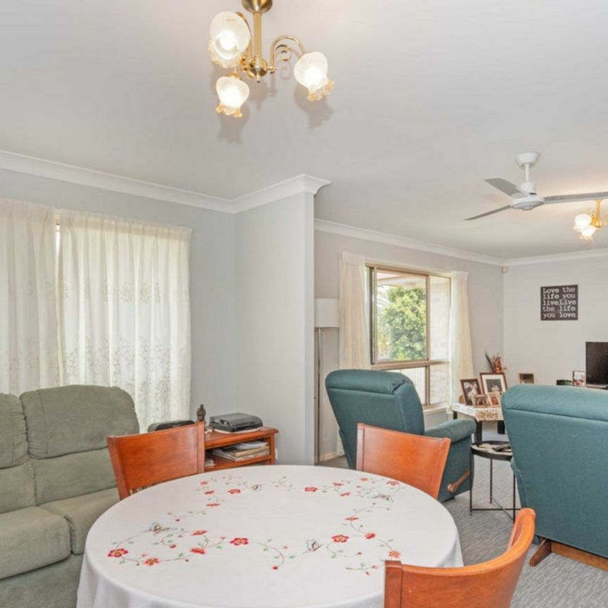 SPACIOUS, IMMACULATE & BEAUTIFULLY MAINTAINED � YOUR IDEAL AVOCA HOME AWAITS - Photo 1