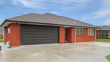 FITZHERBERT - 3 BEDROOM - Photo 2