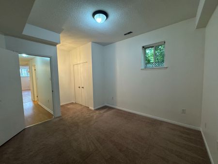 For Lease - 32 Ward Drive Unit# LOWER, Barrie, Ontario - Photo 4