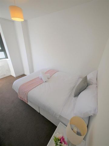 2 bedroom flat to rent - Photo 3