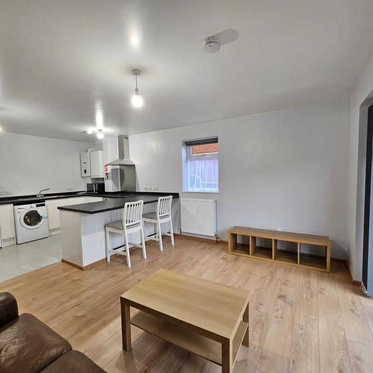 1 bedroom flat to rent - Photo 1