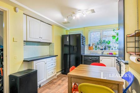 2 bedroom maisonette to rent - Photo 5