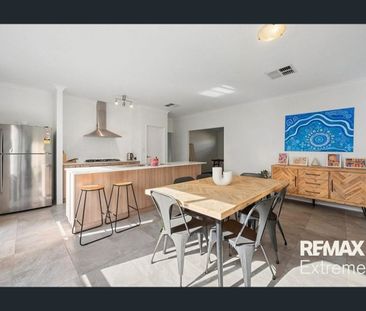 Outstanding 4x2 Home in Baldivis - Photo 5