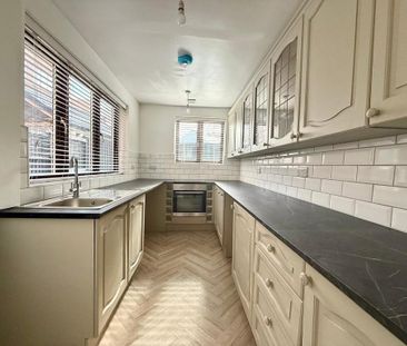3 bedroom terraced house to rent - Photo 2