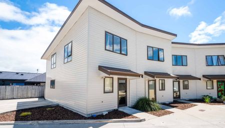 Frankton - Two Bedroom Townhouse - Photo 4