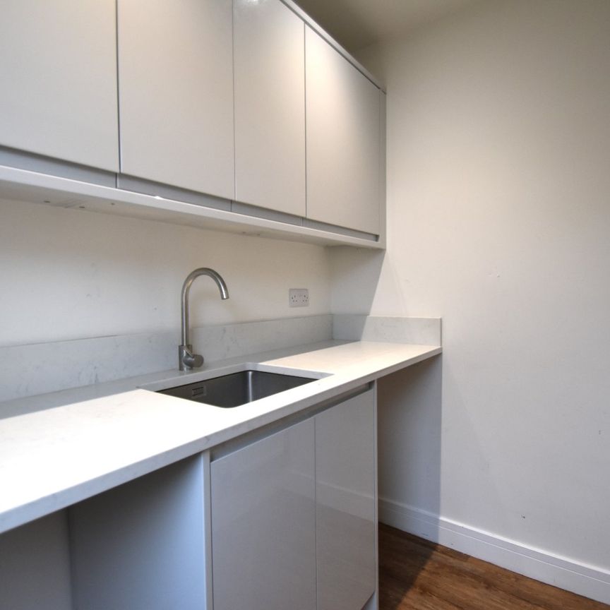 4 bedroom semi-detached house to rent - Photo 1