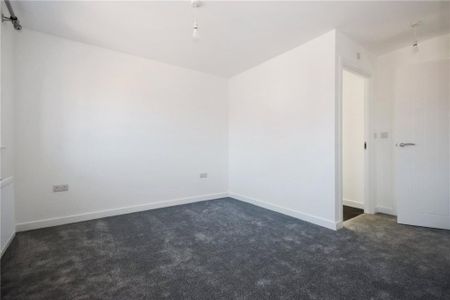 4 bedroom detached house to rent - Photo 4