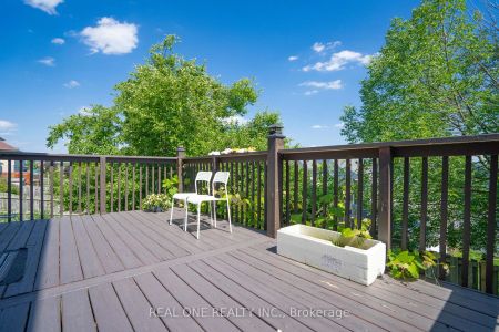 Detached Home For Lease | X8440516 - Photo 3