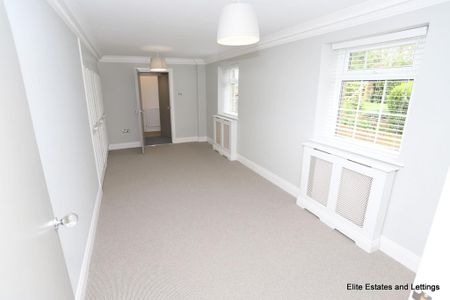 3 bedroom detached bungalow to rent - Photo 2