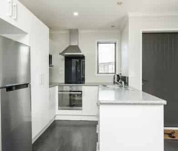 Stunning Two Bedroom Centrally Located Home - Photo 3