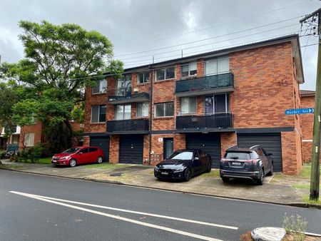 Modern Two Bedroom Apartment With Parking! - Photo 3